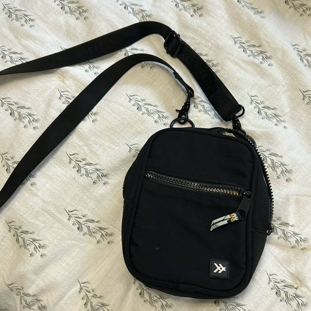 Thread crossbody belt bag